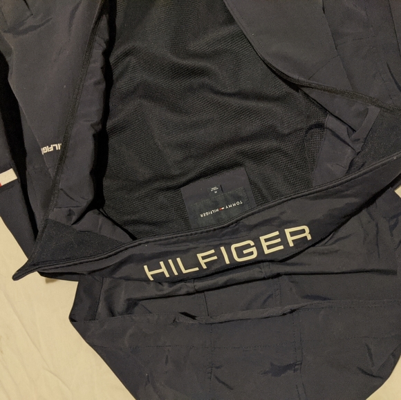 Authentic Lightweight Tommy Hilfiger Jacket - Picture 3 of 5